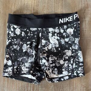 Nike Pros (Black and White Splatter Print)